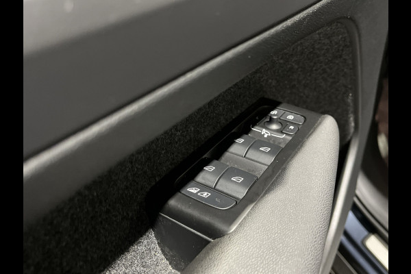 Volvo XC40 Recharge Twin Pro Elektrisch schuif-/kanteldak | Alarmklasse 3 | Extra getint glas achter | Warmtepomp