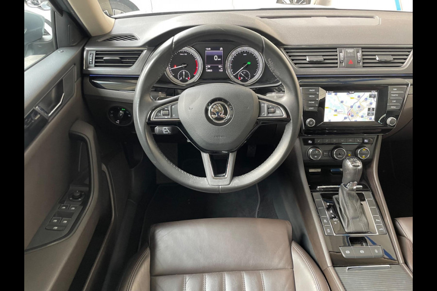 Škoda Superb Combi 1.8 TSI Laurin & Klement KEYLESS|LEDER|DSG