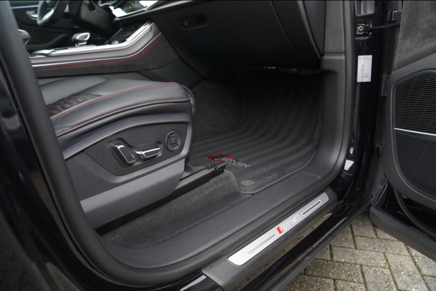 Audi RSQ8 4.0 TFSI RS Q8 quattro | Panorama | Keramisch | RS Zetels | Carbon | 23 inch | Black Optic | HuD | Adaptieve Cruise |