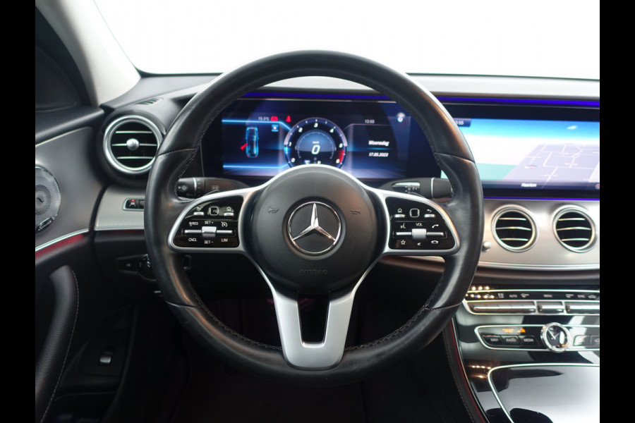 Mercedes-Benz E-Klasse 200 d AMG Line Aut- Schuifdak I Sfeerverlichting I 360 Camera I Xenon Led I Carplay I Lane Assist