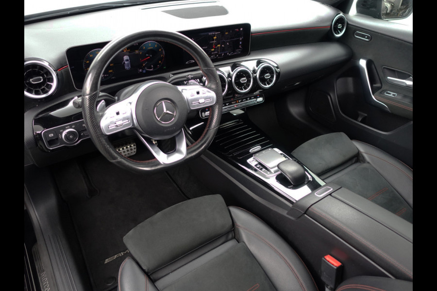 Mercedes-Benz A-Klasse 180 AMG Night Edition Aut- Panodak I Xenon led I CarPlay I Alcantara sport interieur I Camera I Park Assist
