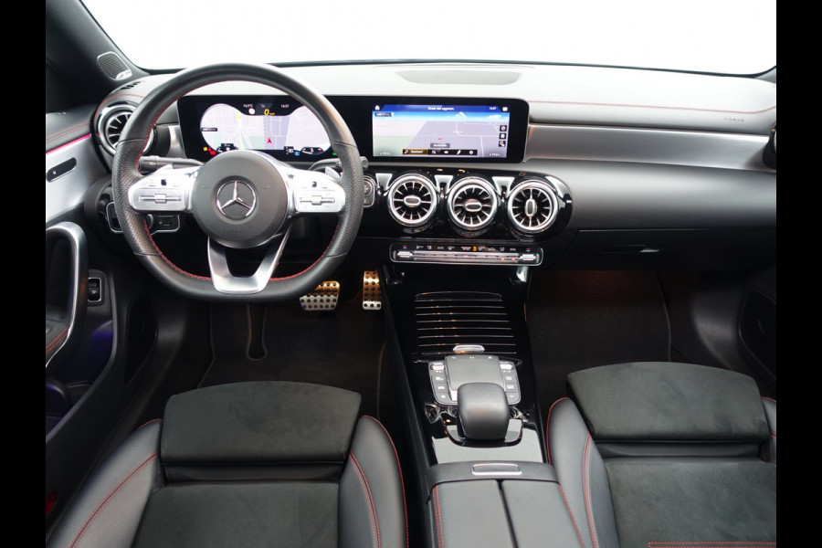 Mercedes-Benz CLA-Klasse 180 Premium AMG Edition Aut- Sfeerverlichting I Burmester I Panodak I Sport Interieur I Camera I Xenon Led