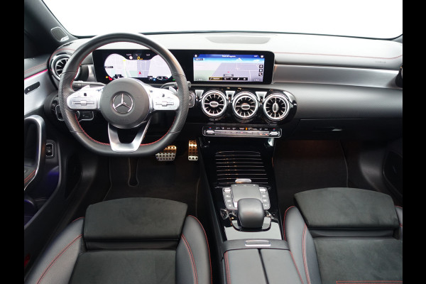 Mercedes-Benz CLA-Klasse 180 Premium AMG Edition Aut- Sfeerverlichting I Burmester I Panodak I Sport Interieur I Camera I Xenon Led