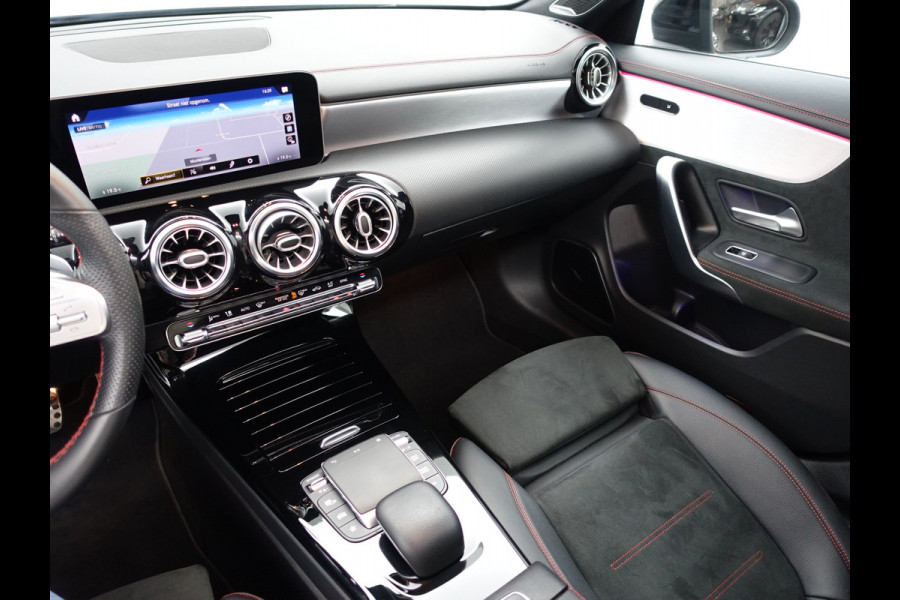 Mercedes-Benz CLA-Klasse 180 Premium AMG Edition Aut- Sfeerverlichting I Burmester I Panodak I Sport Interieur I Camera I Xenon Led