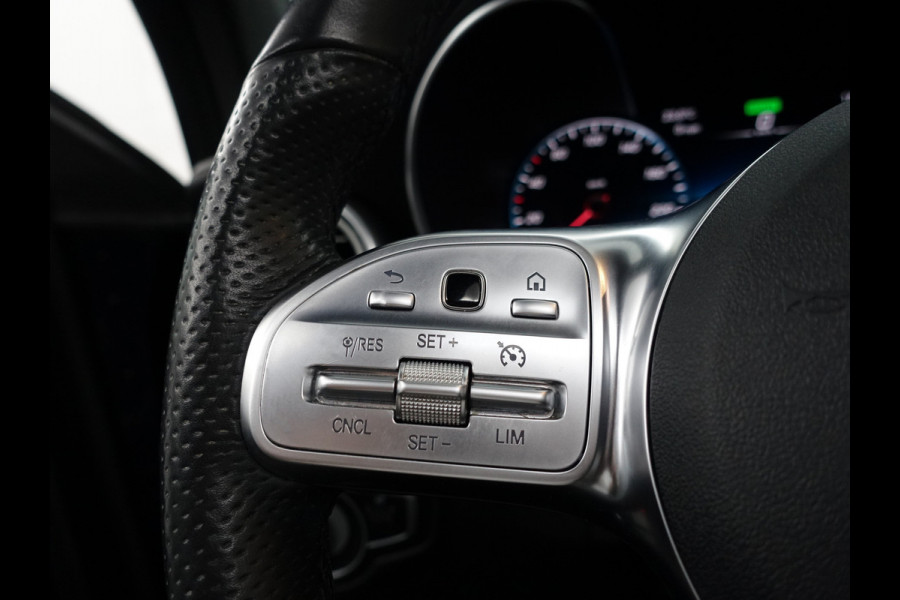 Mercedes-Benz GLC 200 AMG Night Edition Aut- Nieuw Model I Panodak I Virtual Cockpit I Treeplanken I Sfeerverlichting I Xenon Led