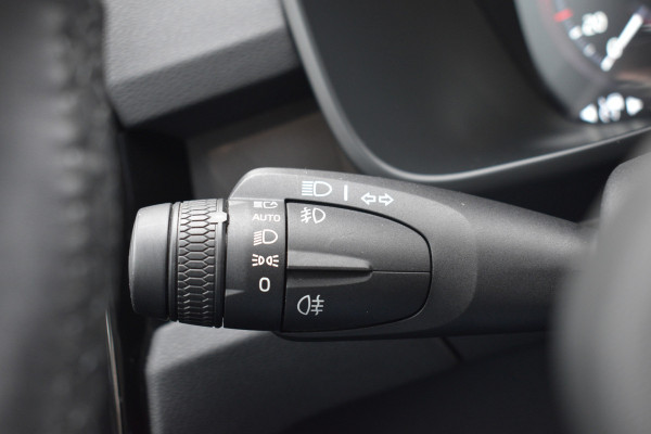 Volvo XC40 T4 Recharge 211PK Plus Bright | 360 Camera | Leder | BLIS | Keyless | NAVI | Ad. Cruise