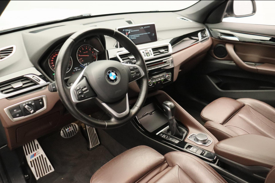 BMW X1 SDrive20i Centennial High Executive *Origineel NL* Leder Trekhaak Stoelverwarming