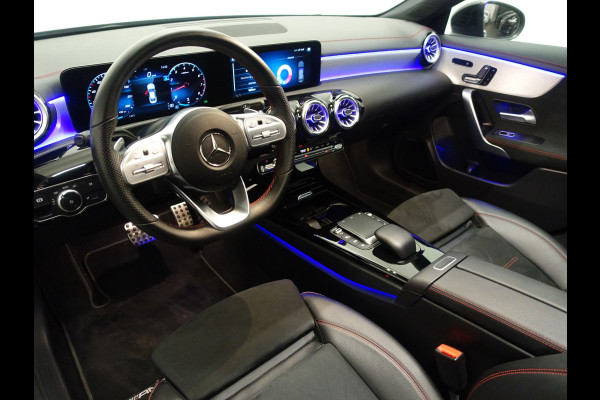 Mercedes-Benz CLA-Klasse 180 AMG Night Edition Aut- 45s Pakket I Memory I Panodak I Sfeerverlichting I Zitkinematica I Sport Interieur