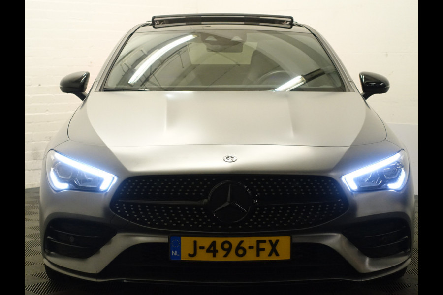 Mercedes-Benz CLA-Klasse 200 AMG Night Edition Aut- Designo Kleur I Panodak I Carplay I Sport Leder I Xenon Led ISfeerverlichting