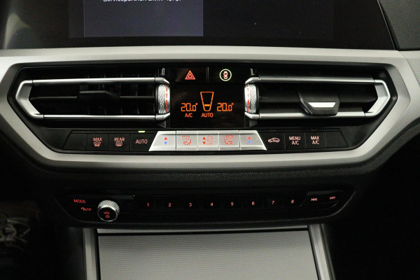 BMW 3 Serie 318i Executive Edition Sport Automaat (NAVIGATIE, DIGITALE COCKPIT, LED, PDC, 1e EIGENAAR, DEALER ONDERHOUDEN