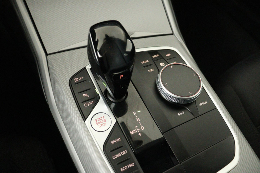 BMW 3 Serie 318i Executive Edition Sport Automaat (NAVIGATIE, DIGITALE COCKPIT, LED, PDC, 1e EIGENAAR, DEALER ONDERHOUDEN