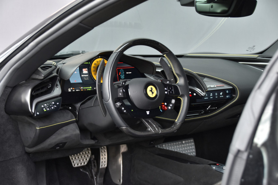 Ferrari SF90 Stradale LIFTING | DAYTONA RACING SEATS+LIFTER | INCL. BTW/BPM | CARBON AIR SPL., REAR DIFFUSER, UNDERDOOR COVER, DRIVERZONE+LEDS, FRONT