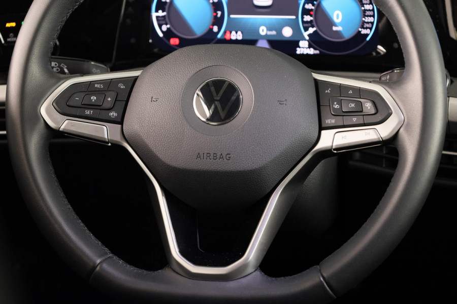 Volkswagen Golf 1.0 TSI Life 110 pk | Verlengde garantie | Navigatie | Parkeersensoren | Adaptieve cruise control