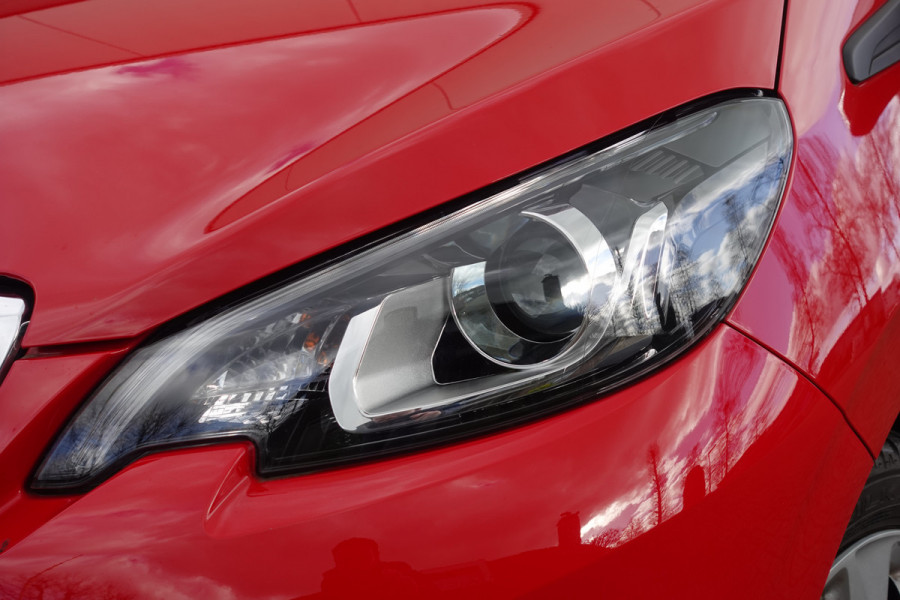 Peugeot 108 1.0 e-VTi Style | APPLE CARPLAY | A. CAMERA | GETINT GLAS | A/C | 12 MND BOVAG!