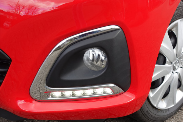 Peugeot 108 1.0 e-VTi Style | APPLE CARPLAY | A. CAMERA | GETINT GLAS | A/C | 12 MND BOVAG!