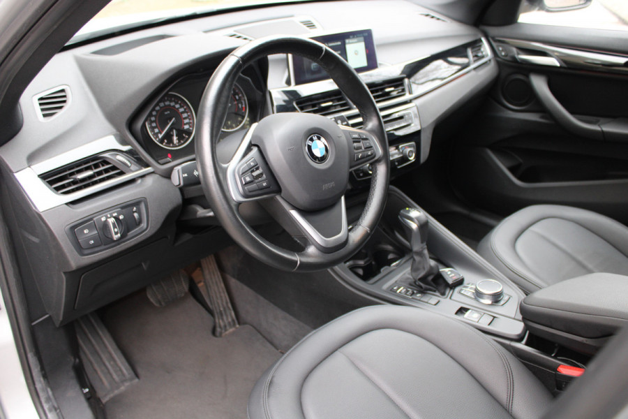 BMW X1 SDRIVE 28i High Executive Benzine - Automaat - 232 pk - 9.424 km - Pano