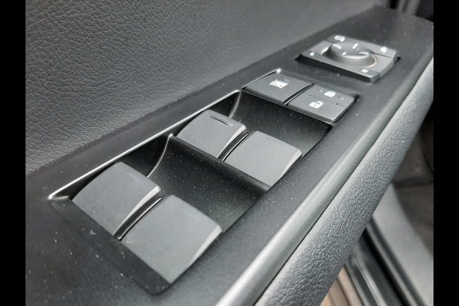 Lexus UX 250h 184pk Business Line | Navigatie,Keyless, 17inch, Parkeercamera, Adaptive Cruise control, Stoel + Stuurverwarming