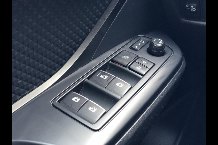 Toyota C-HR 1.2 Turbo Dynamic | Navigatie, Parkeercamera, Lichtmetalen velgen, DAB+, Keyless, Licht + Regensensor