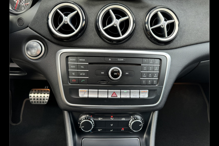 Mercedes-Benz A-Klasse 200 AMG NIGHT Motorsport Edition Automaat PANORAMA CAMERA XENON DODE HOEK 18"AMG NAVI AIRCO PRIVACY BLUETOOTH MULTI-MEDIA
