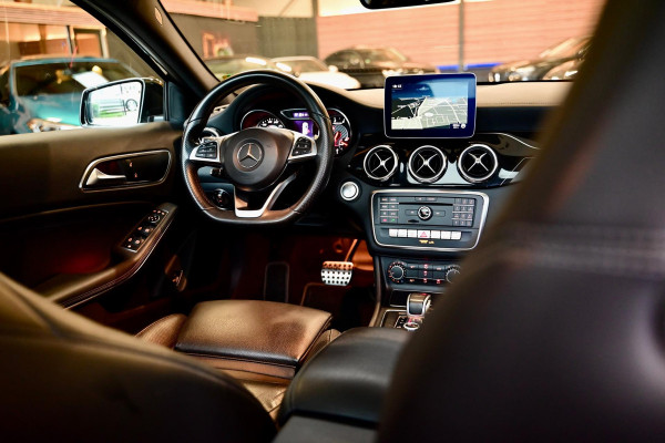 Mercedes-Benz GLA 45 AMG 4Matic - Panoramadak - Achteruitrijcamera - CarPlay - Parkeerassistent -