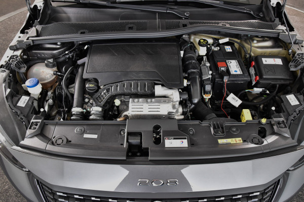 Peugeot 208 1.2 PureTech 100 PK Allure - Automaat | Cruise | PDC | Camera | App. Connect | ECC | LM 16" | LED |