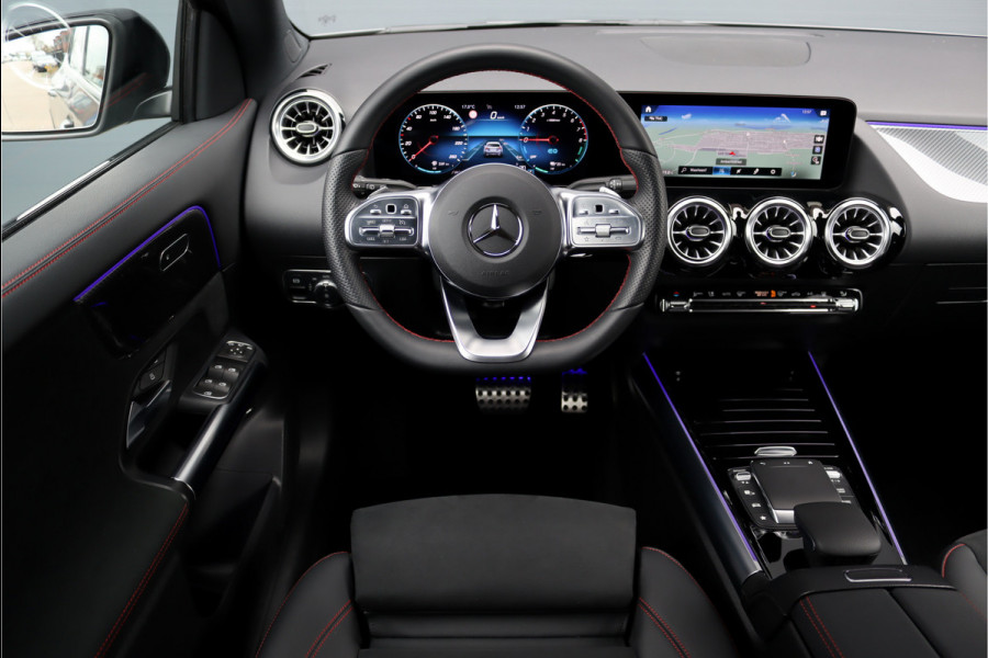 Mercedes-Benz GLA 250 e AMG Line Aut8, Nightpakket, Trekhaak, Camera, Augmented Reality, Stoelverwarming, Sfeerverlichting, Spoorassistent, Cruise Control, Zitcomfortpakket, Etc.