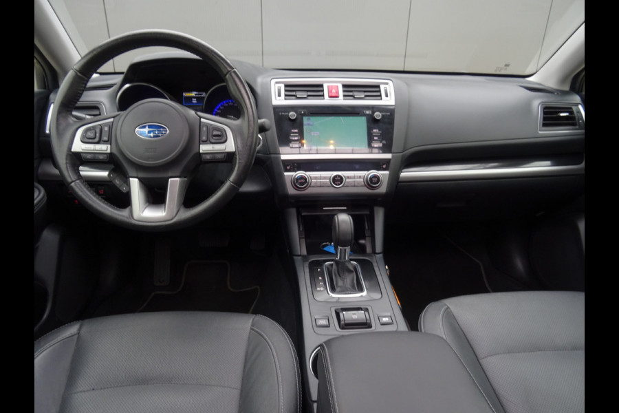 Subaru Outback 2.5i Premium * LEER * NAVIGATIE * CAMERA !!