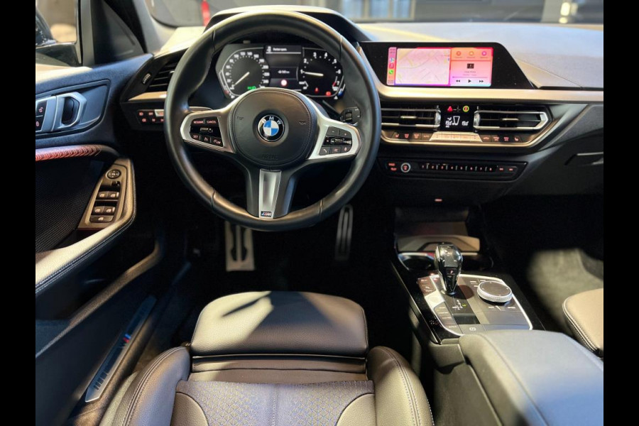 BMW 1-serie 118i High Executive | 1 JAAR GARANTIE incl. | M-Sport | Shadow Line | 17"