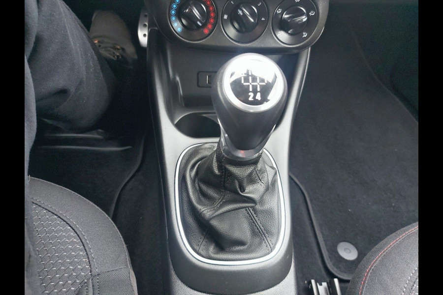 Opel Corsa 1.4 Innovation, airco,cruise,stoel/stuurverwarming,parkeersensoren achter,