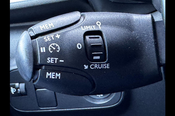 Citroën C3 1.2 PureTech Shine / 110 PK / Navigatie + Camera / Climate Control / Cruise Control