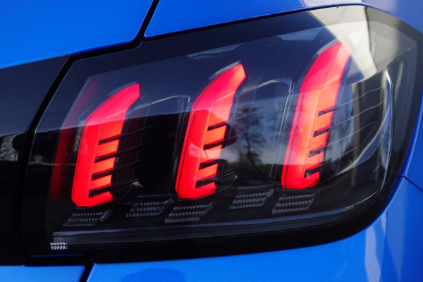 Peugeot e-208 EV Allure 50 kWh | NAV | CLIMA | STOELVW | STOEL VW | KEYLESS | 3- FASE