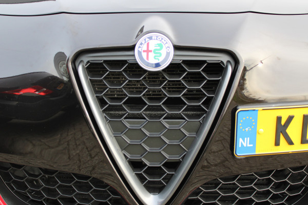 Alfa Romeo Giulietta 1.4 Turbo MultiAir Super 170 Automaat | 18" Velgen | Veloce-Pack | Navigatie