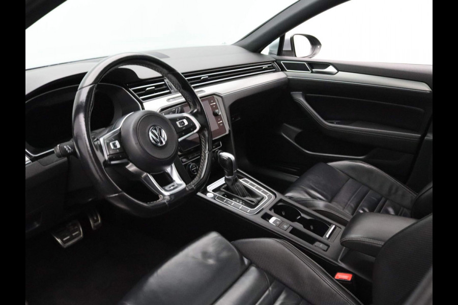Volkswagen Passat Variant 150pk TSI Highline Business R DSG/AUTOMAAT Adapt. cruise | Leder | Panoramadak | 18" Velgen