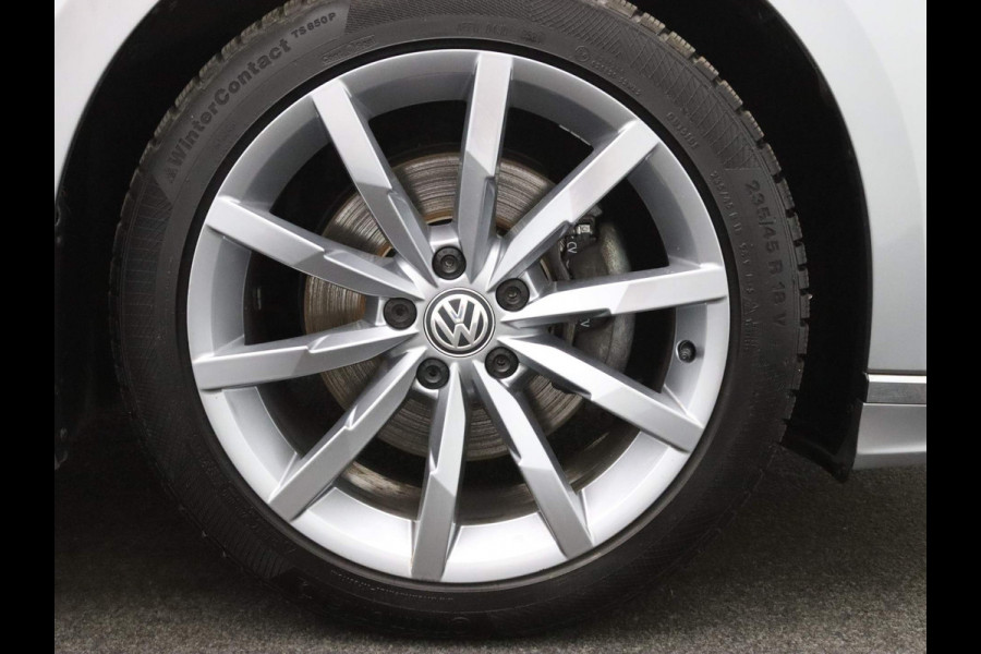 Volkswagen Passat Variant 150pk TSI Highline Business R DSG/AUTOMAAT Adapt. cruise | Leder | Panoramadak | 18" Velgen