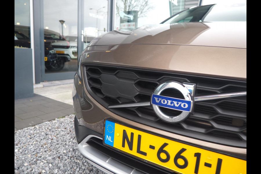 Volvo V60 Cross Country 2.0 T5 Nordic+ / Memory / Adaptive / Bliss / Camera / DAB / Trekhaak / Leder