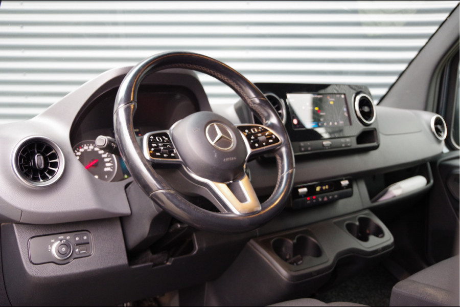 Mercedes-Benz Sprinter 319 3.0 CDI V6 L2H2 AUT. LED, MBUX 10'', ACC, 360 CAMERA, NAVI, CLIMA, PARKEERSENSOREN, APPLE CARPLAY, 3.5T TREKHAAK, NL AUTO, N