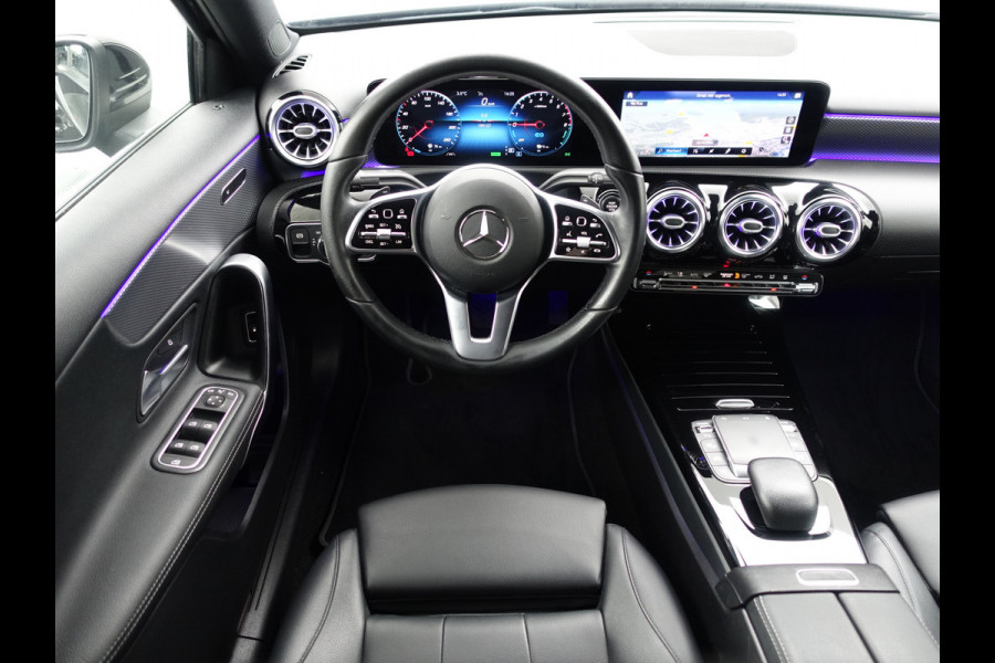 Mercedes-Benz A-Klasse 250 e Business Solution AMG Prestige Aut- Sfeerverlichting I CarPlay I Sport Leder Interieur I Stoelverwarming I Camera I Park Assist