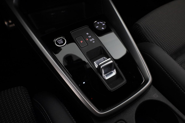 Audi A3 Sportback 30 TFSI S-Line 110 pk S-Tronic | Verlengde garantie | Navigatie | Parkeersensoren achter | LED koplampen | S-Line