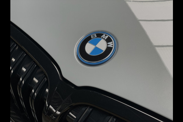 BMW 3 Serie Touring 330e xDrive 293 pk m-sport/elec stoelen/pano/head-up/btw