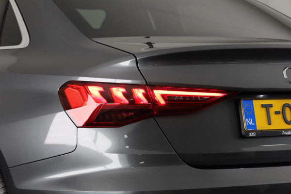 Audi A3 Limousine 30 TFSI S-Line 110 pk S-Tronic |Panoramadak | Verlengde garantie | Navigatie  | Parkeersensoren achter | S-Line