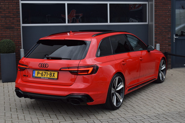 Audi RS4 2.9 TFSI 450pk Quattro Keramisch - Pano - HUD