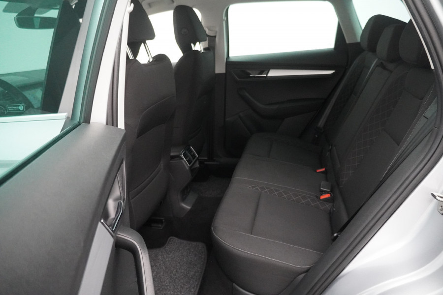 Škoda Karoq BWJ 11-2018 / 1.0 TSI 116PK Clever Edition / Clima / Navi / Cruise / 16'' LMV / Carplay / Privacy glass