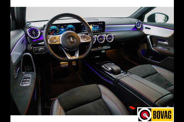 Mercedes-Benz A-Klasse 180 Business Solution AMG Night pakket Widescreen NAV, Led, Camera, 18" velgen+all-season