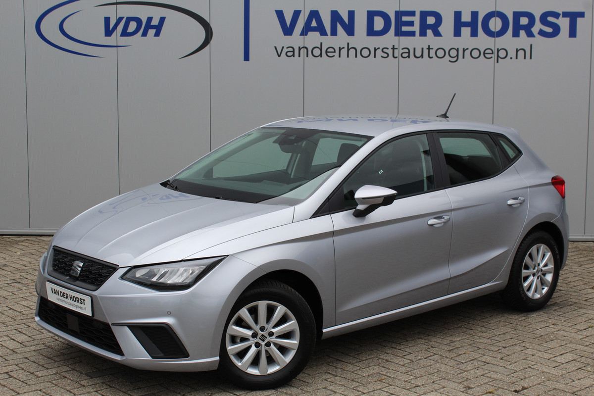 Seat Ibiza 1.0-96pk TSI Style. NIEUWSTE MODEL. In nieuwstaat ! Volautm. airco, camera, elektr ramen v+a, LED verlichting, stoelverwarming, metallic lak, Isofix, LM wielen, Apple Carplay / Android auto etc.