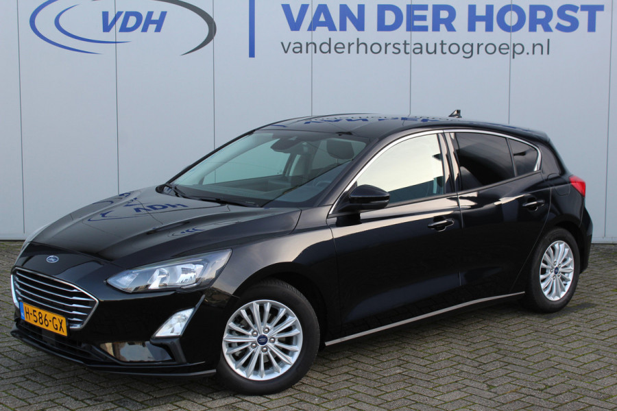 Ford Focus 1.0-125pk EcoBoost Titanium. Volautm. airco dual, adaptive cruise cntrl, trekhaak, head-up display, parkeersensoren v+a, dodehoek assistent,  stuur-, stoel- en voorraam verwarming. Net binnen, auto moet nog gepoetst. Uitgebreidere fotoreportage volgt.