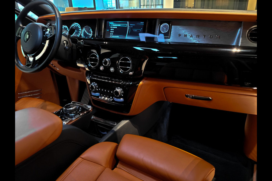 Rolls-Royce Phantom VIII 6.7 V12 Starlight|Coachline|Entertainment|Picknick|Bespoke