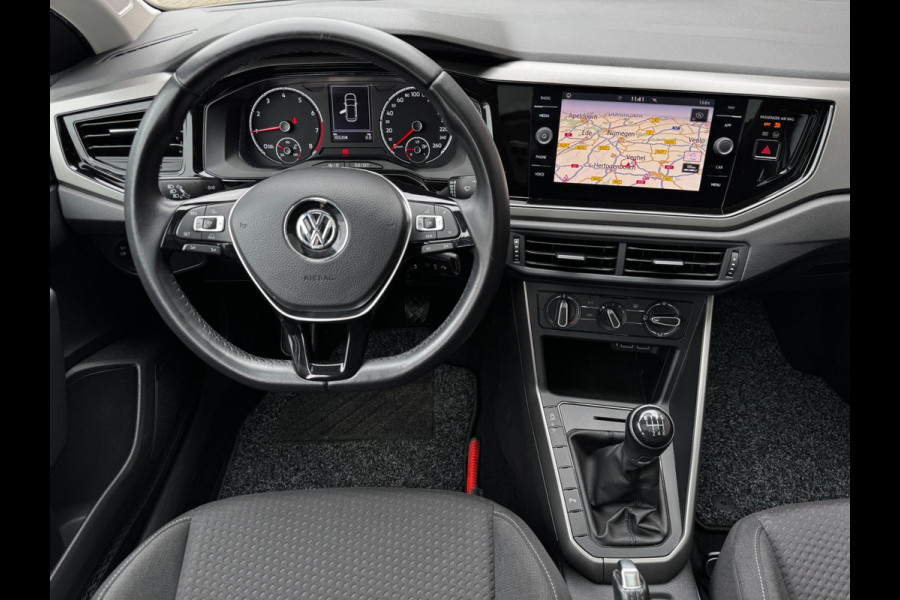 Volkswagen Polo 1.0 TSI Comfortline Business / 116 PK / Panoramadak / Navigatie / Adaptive Cruise / PDC voor + achter / NED-Polo