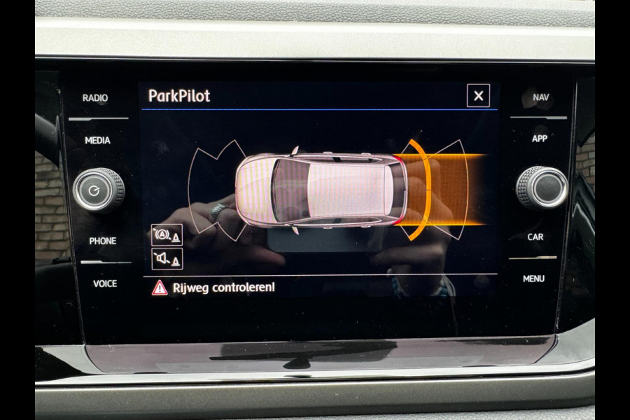 Volkswagen Polo 1.0 TSI Comfortline Business / 116 PK / Panoramadak / Navigatie / Adaptive Cruise / PDC voor + achter / NED-Polo