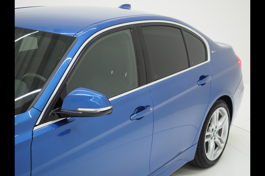 BMW 3-serie 330e LCI M-Sport | Adaptive Cruise | Head Up | Keyless | Memory | Stoel/Stuur Verwarming