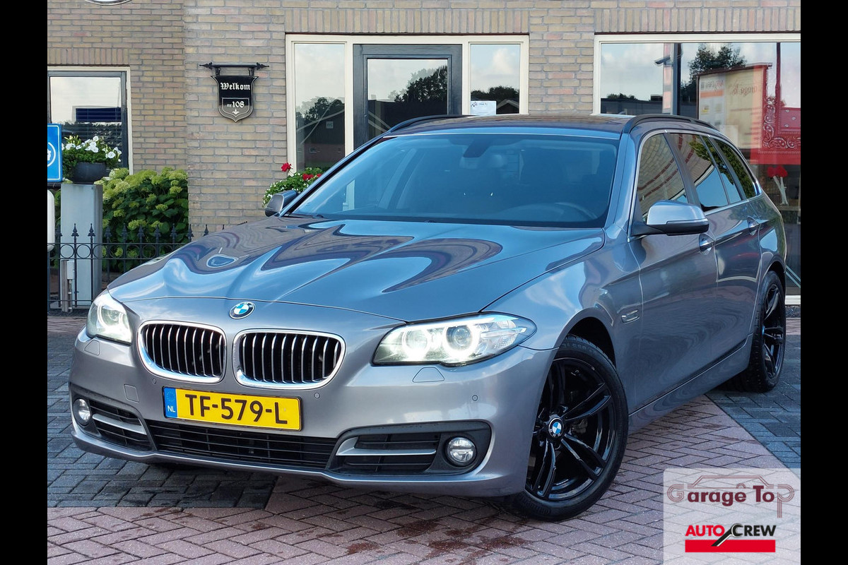 BMW 5 Serie Touring 520d Luxury Edition | Trekhaak | Xenon | Panoramadak | Stoelverwarming